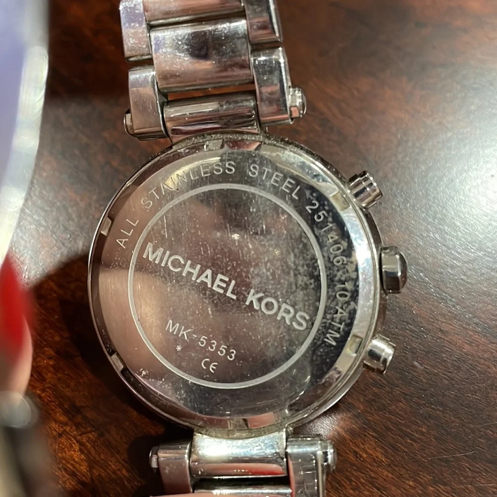 Michael Kors watch - Picture 3 of 3